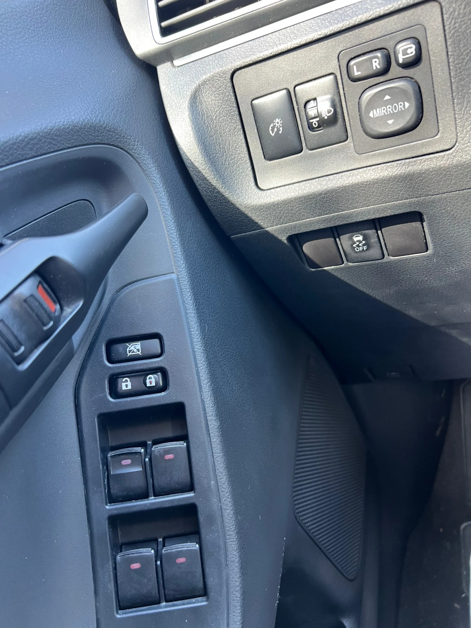 Toyota Verso 2.0D-4D 124кс 7места FACELIFT, снимка 13 - Автомобили и джипове - 54228434