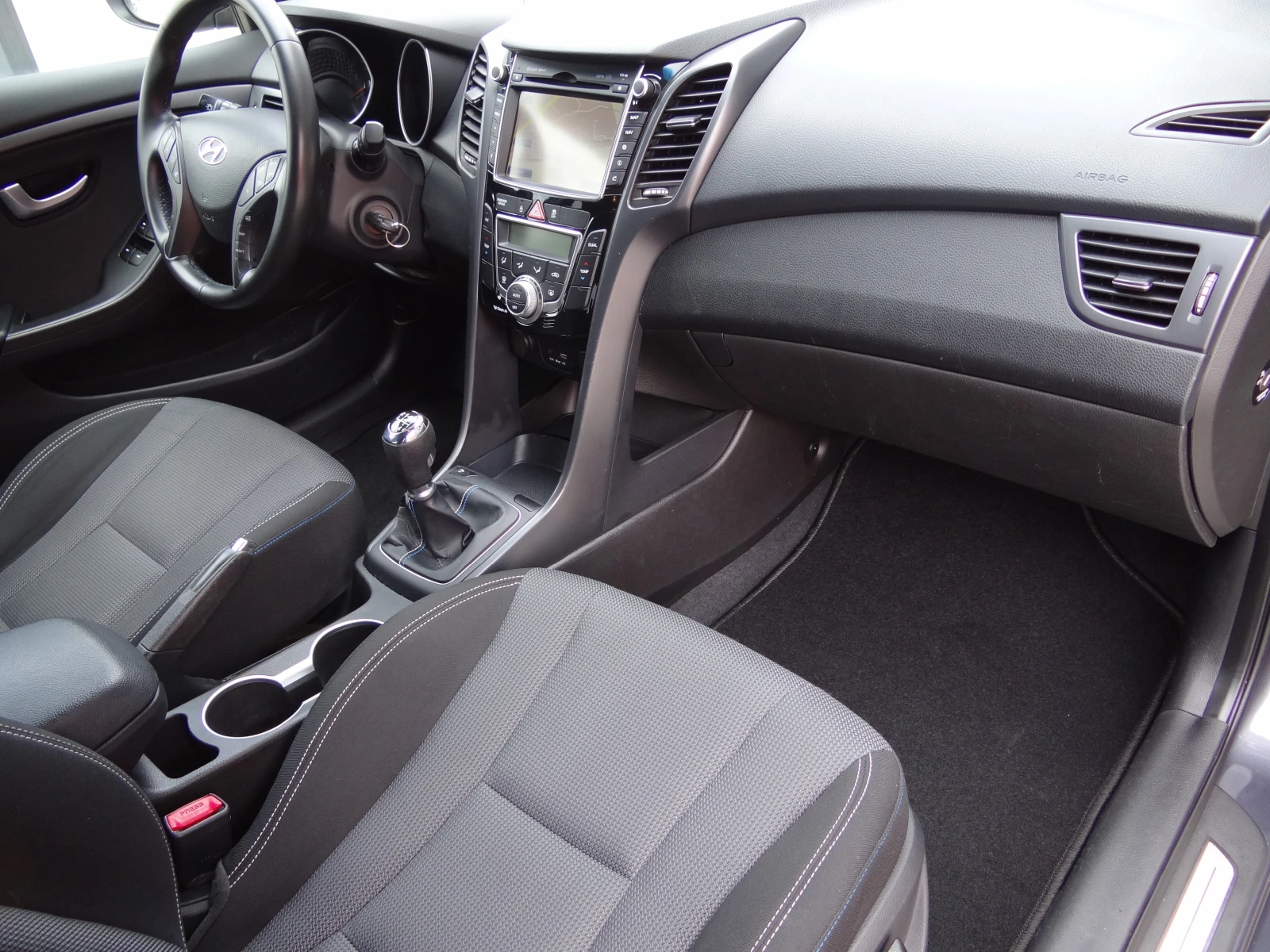 Hyundai I30 1.6crdi-110k.c.-Facelift /Navi/Led/Camera/Euro-6B/ | Mobile.bg � ����������� 10