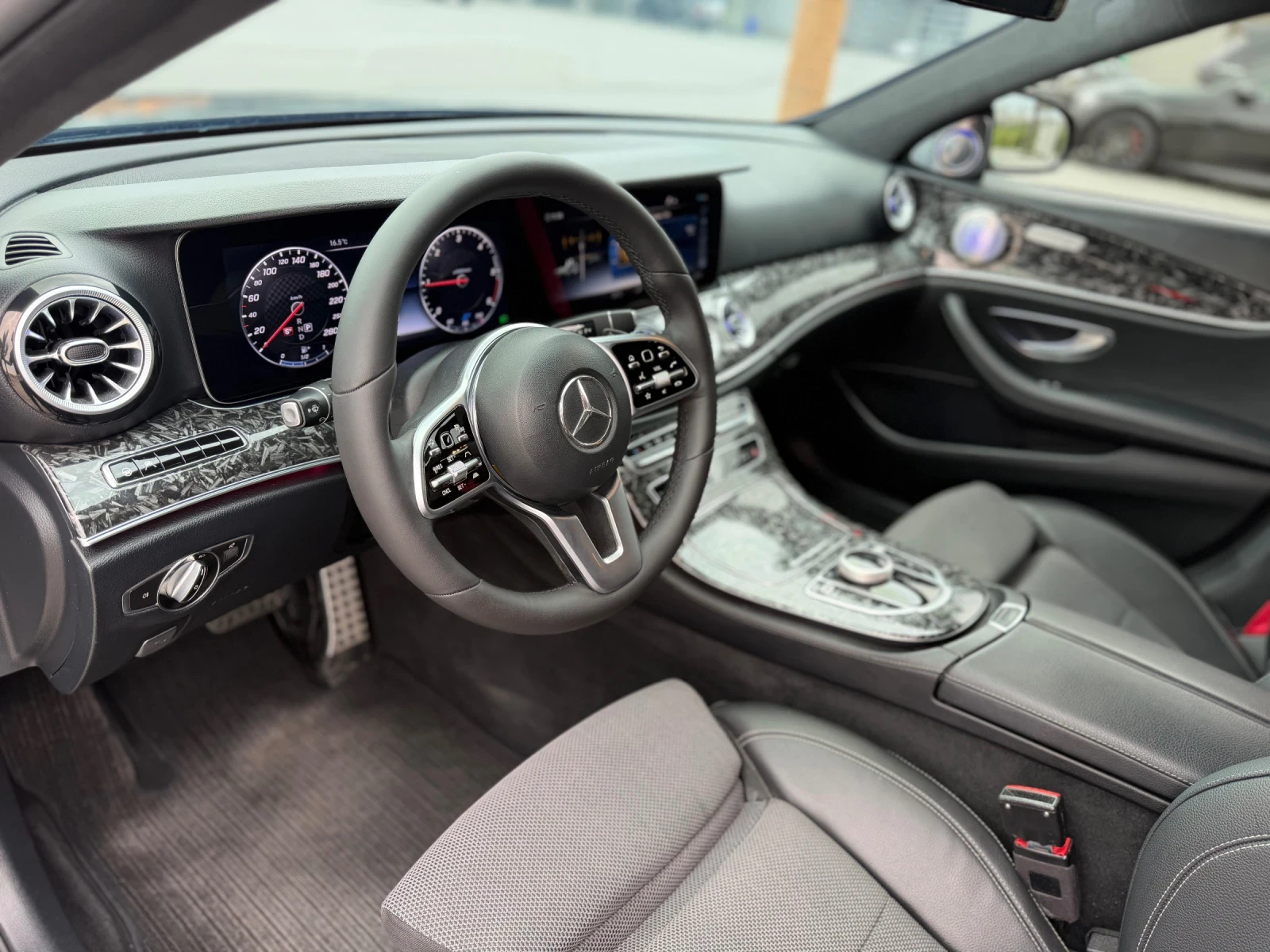 Mercedes-Benz E 220 АМГ, снимка 11 - Автомобили и джипове - 54349370