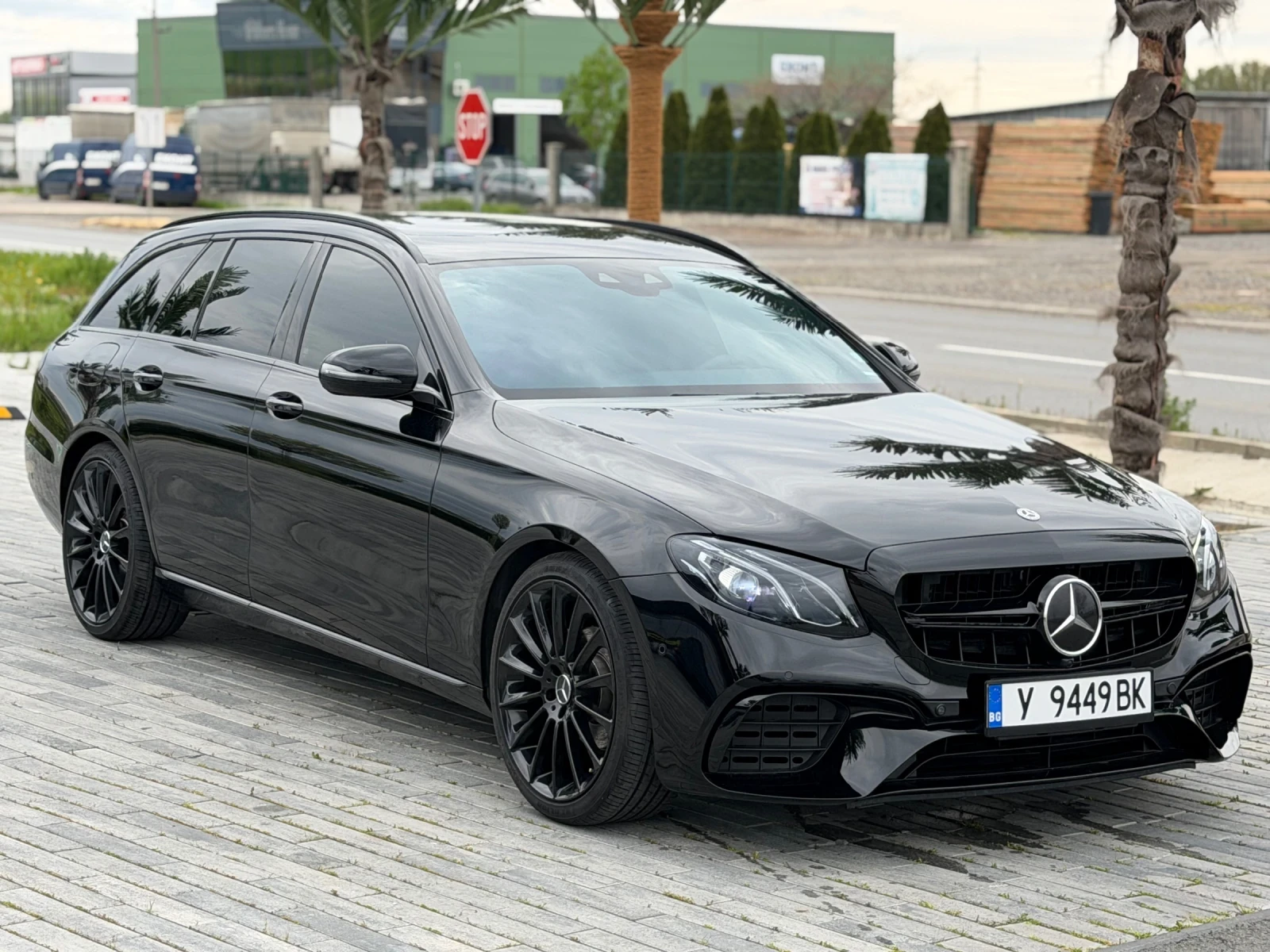 Mercedes-Benz E 220 АМГ, снимка 3 - Автомобили и джипове - 54349370