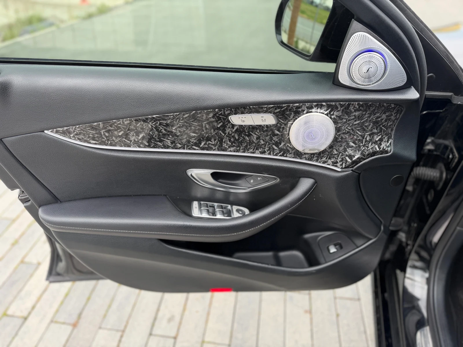 Mercedes-Benz E 220 АМГ, снимка 9 - Автомобили и джипове - 54349370