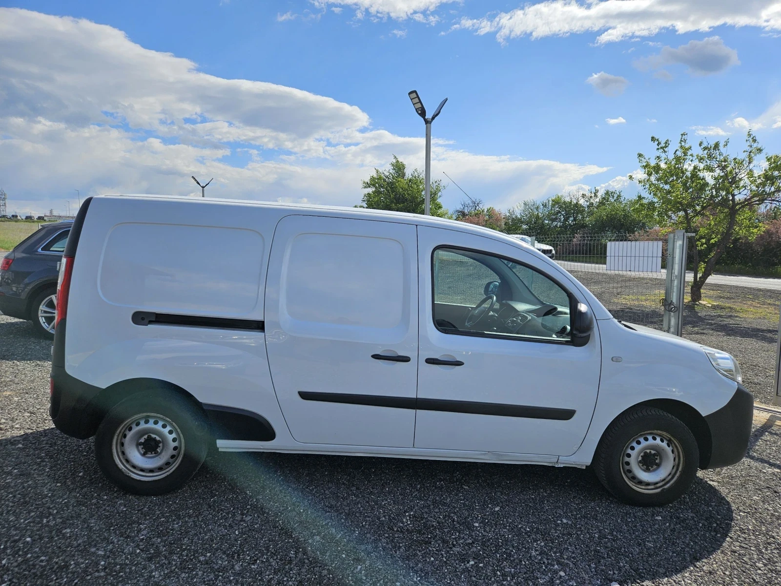 Renault Kangoo 1.5 dci euro6 MAXI, снимка 6 - Автомобили и джипове - 54390506