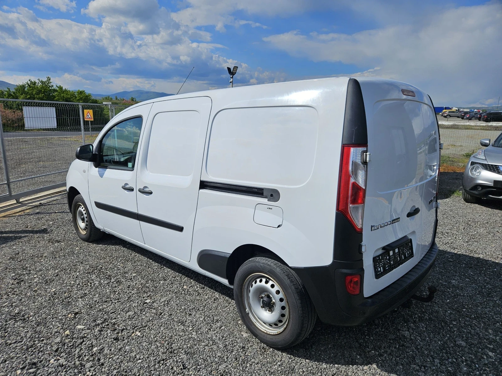 Renault Kangoo 1.5 dci euro6 MAXI, снимка 3 - Автомобили и джипове - 54390506