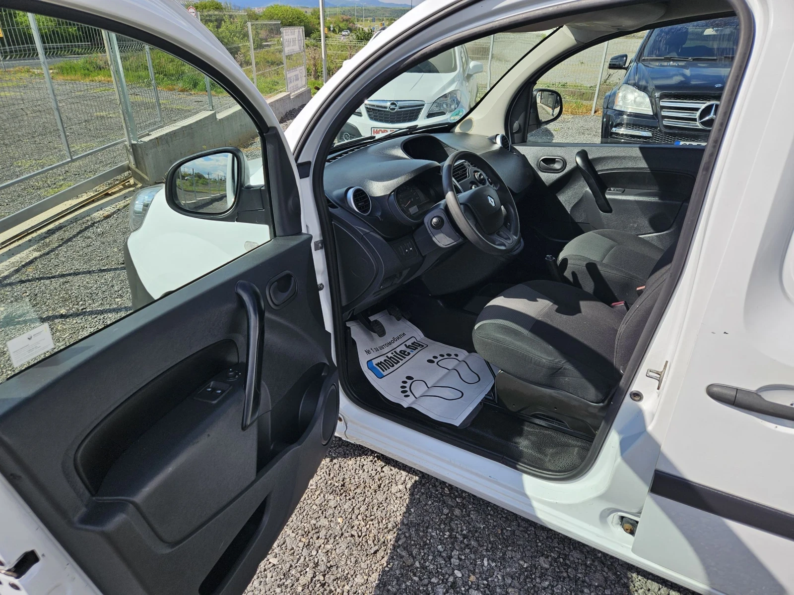 Renault Kangoo 1.5 dci euro6 MAXI, снимка 9 - Автомобили и джипове - 54390506