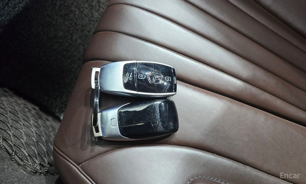 Mercedes-Benz CLS 300 d* AMG LINE* ПОДГРЕВ* НАВИГАЦИЯ, снимка 12 - Автомобили и джипове - 54913900