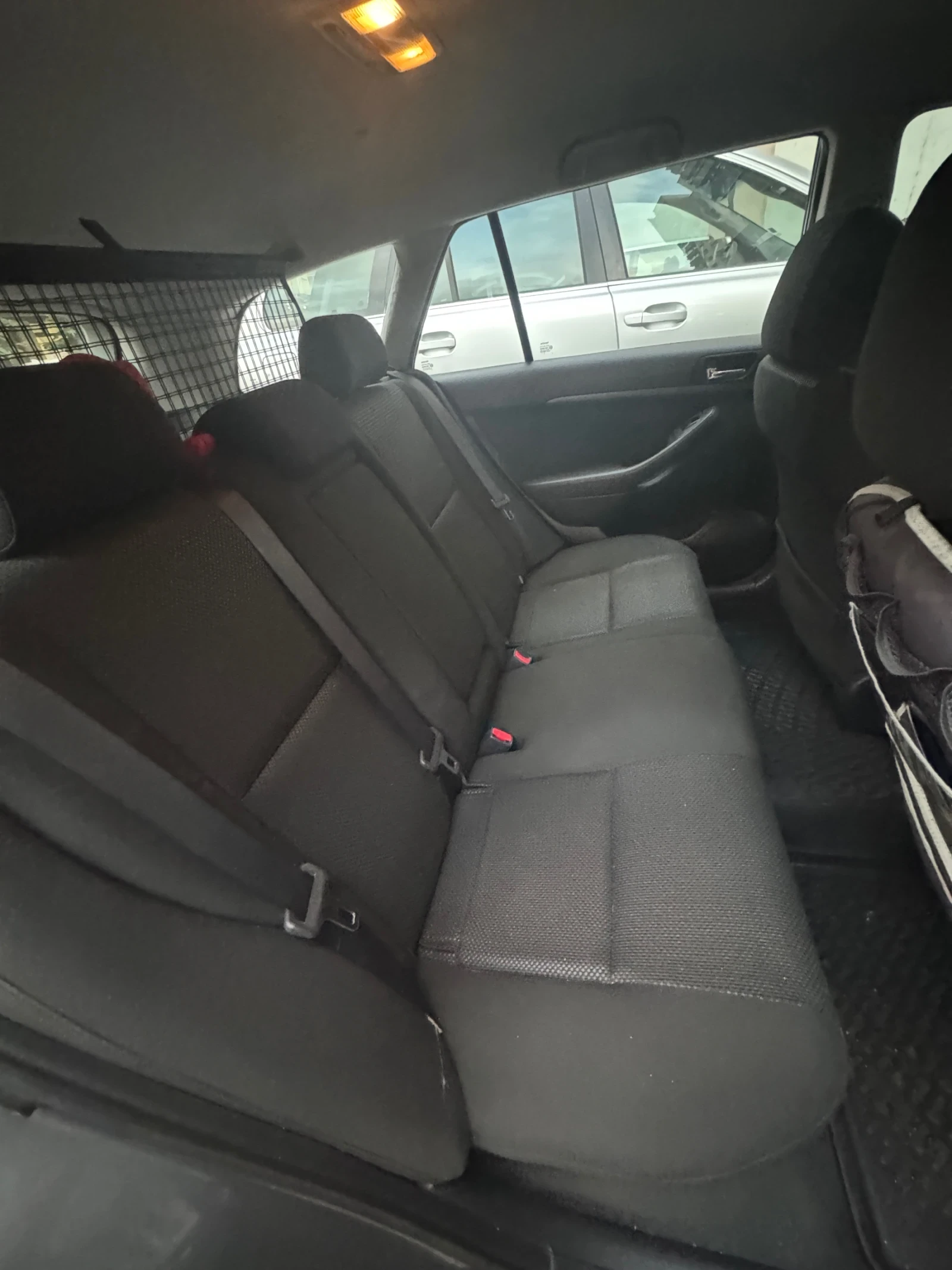 Toyota Avensis 2.2 D4D, снимка 7 - Автомобили и джипове - 55268863