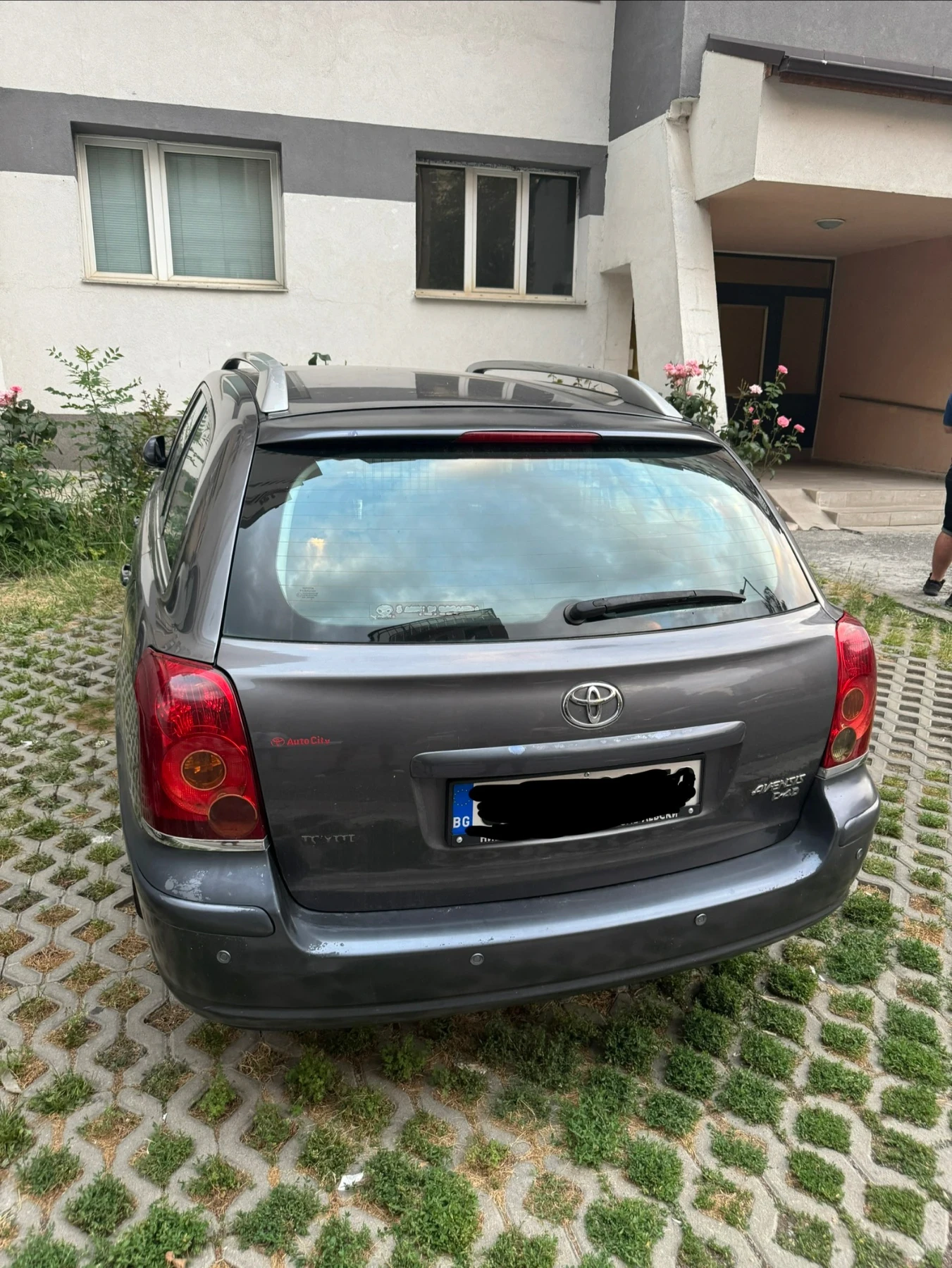 Toyota Avensis 2.2 D4D, снимка 4 - Автомобили и джипове - 55268863
