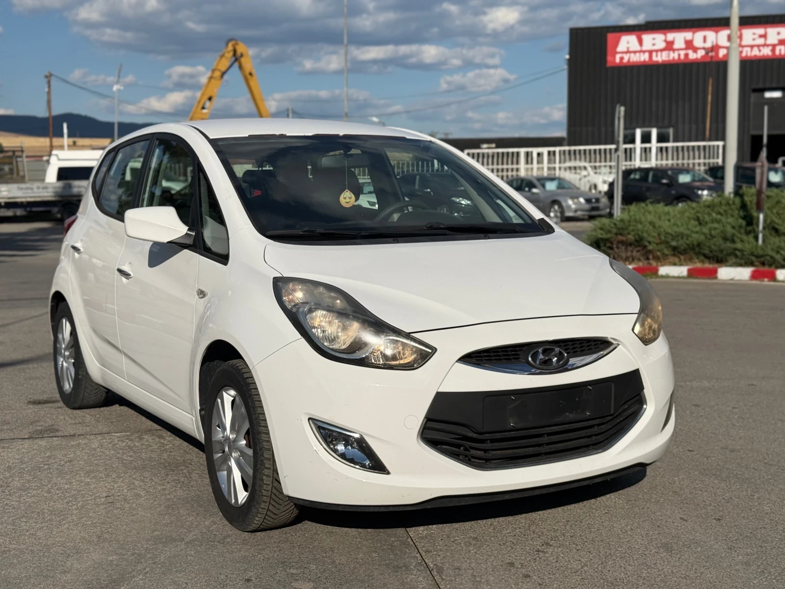 Hyundai Ix20 1.4I ГАЗ безплатна регистрация, снимка 4 - Автомобили и джипове - 56094030