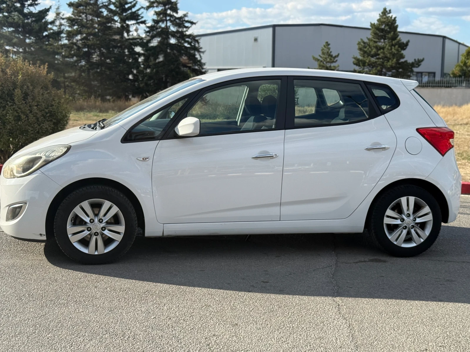 Hyundai Ix20 1.4I ГАЗ безплатна регистрация, снимка 7 - Автомобили и джипове - 56094030