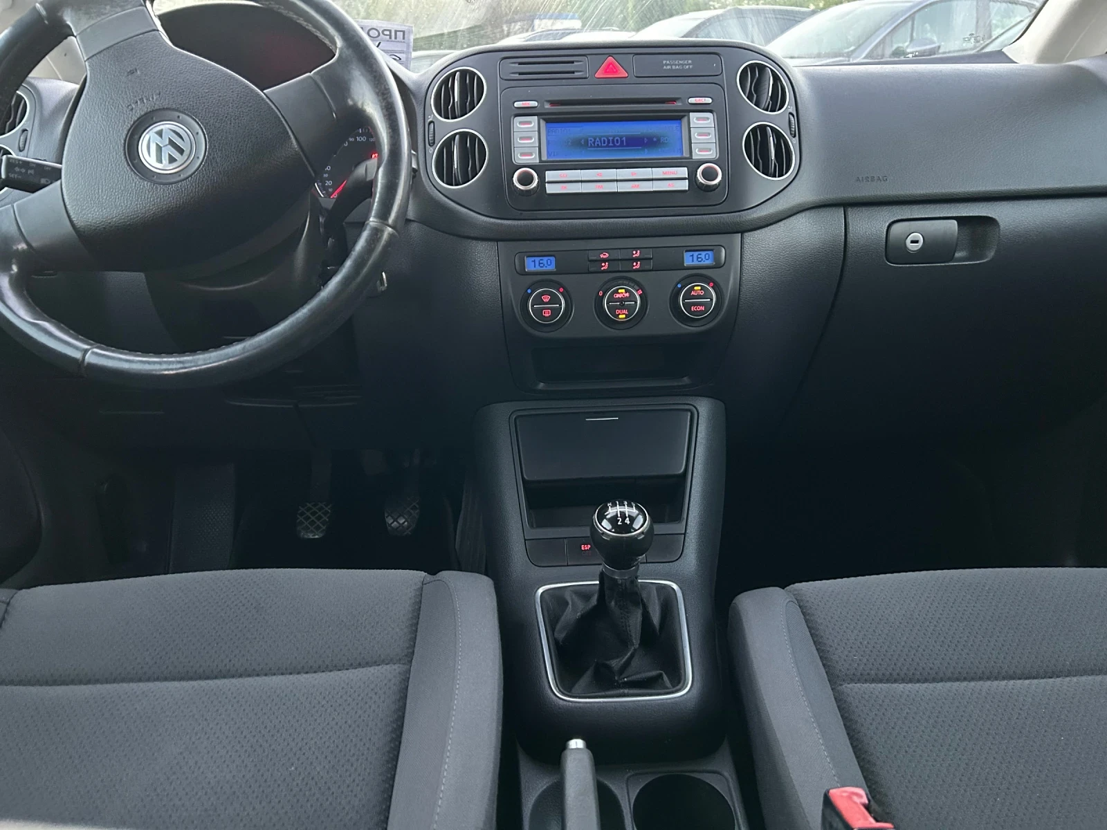 VW Golf Plus 1.6i 102к.с А/С, снимка 8 - Автомобили и джипове - 56202747