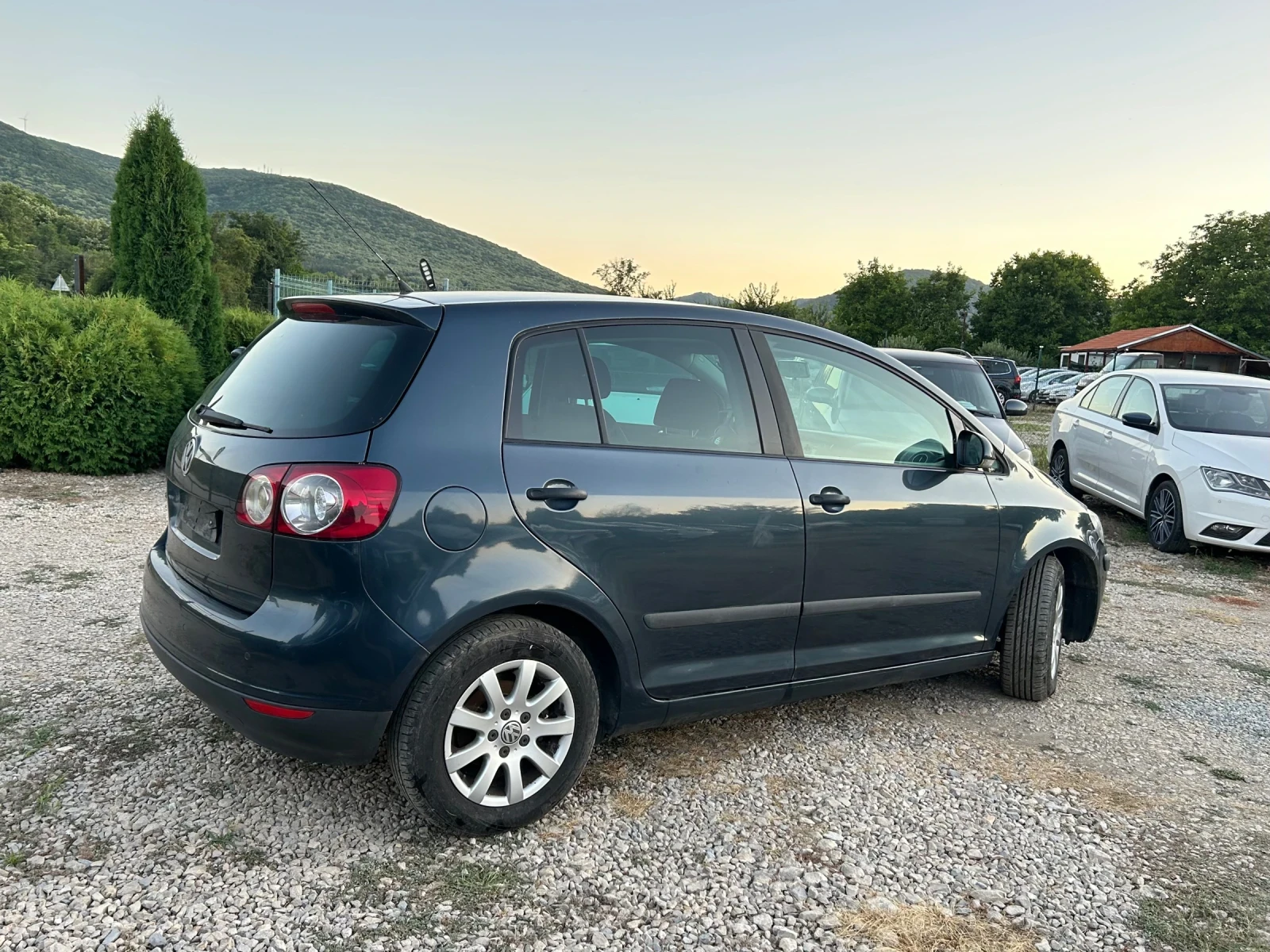 VW Golf Plus 1.6i 102к.с А/С, снимка 5 - Автомобили и джипове - 56202747