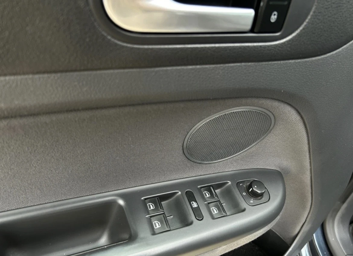 VW Golf Plus 1.6i 102к.с А/С, снимка 9 - Автомобили и джипове - 56202747