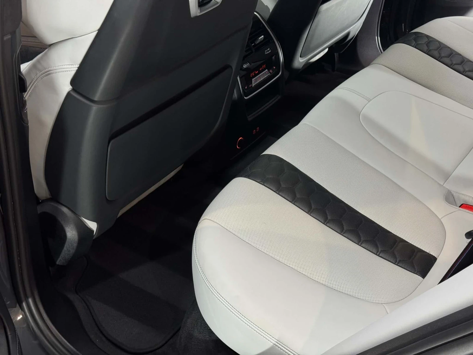 BMW X5M COMPETITION* B&W* HUD* 360 * SKY LOUNGE* ����� ��� | Mobile.bg � ����������� 15