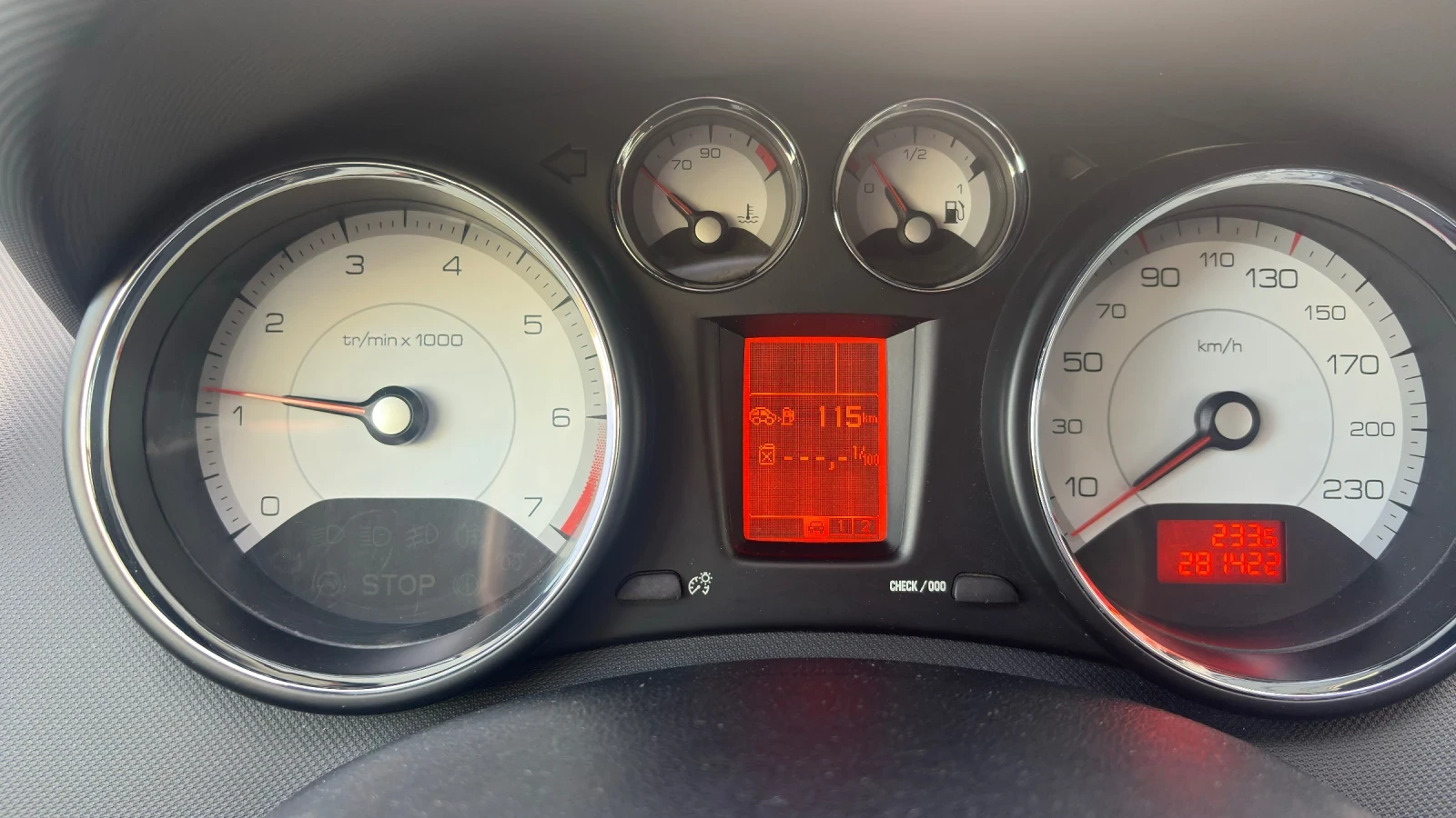 Peugeot 308 SW, снимка 11 - Автомобили и джипове - 56605077