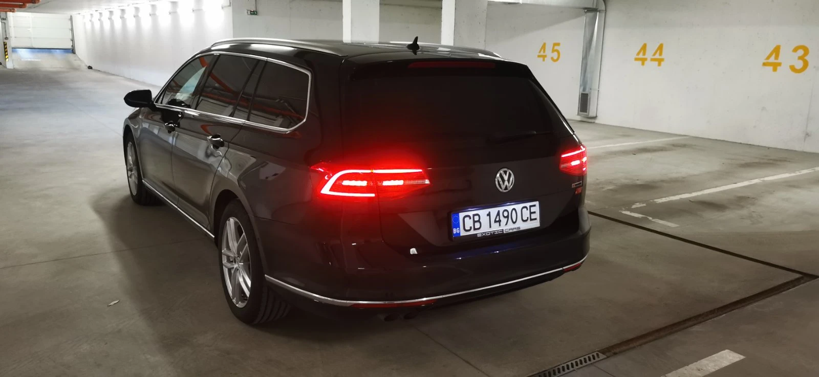 VW Passat Volkswagen Passat B8 Variant Highline 2. 0 TDI SCR, снимка 3 - Автомобили и джипове - 56678528