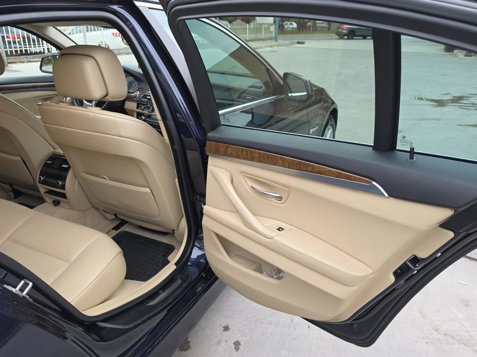 BMW 535 535i xdrive KEYLESS, 360.., снимка 10 - Автомобили и джипове - 56727649