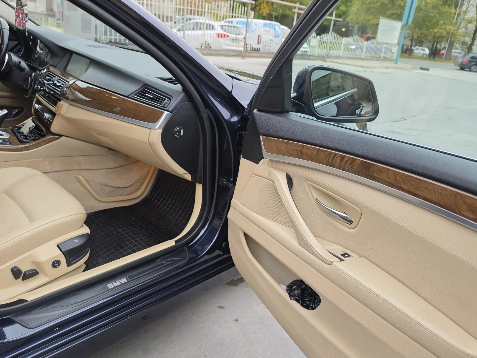 BMW 535 535i xdrive KEYLESS, 360.., снимка 12 - Автомобили и джипове - 56727649