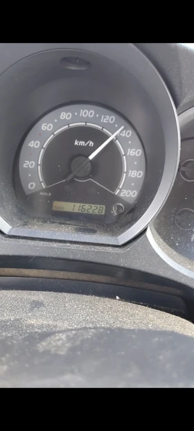 Toyota Hilux - 10000 € / 19558.30 лв. - 16890361 2