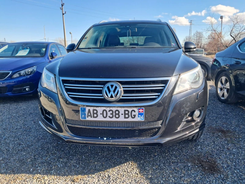 VW Tiguan 2.0 DSG R-LINE, снимка 1 - Автомобили и джипове - 48614489