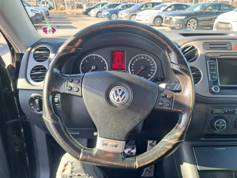 VW Tiguan 2.0 DSG R-LINE, снимка 10 - Автомобили и джипове - 48614489