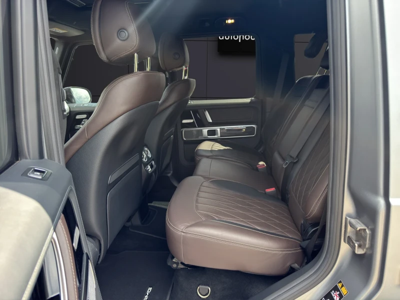 Mercedes-Benz G 63 AMG * 4M* Designo* NightPack* Burm* 360* Distronic* Ca, снимка 15 - Автомобили и джипове - 50443344