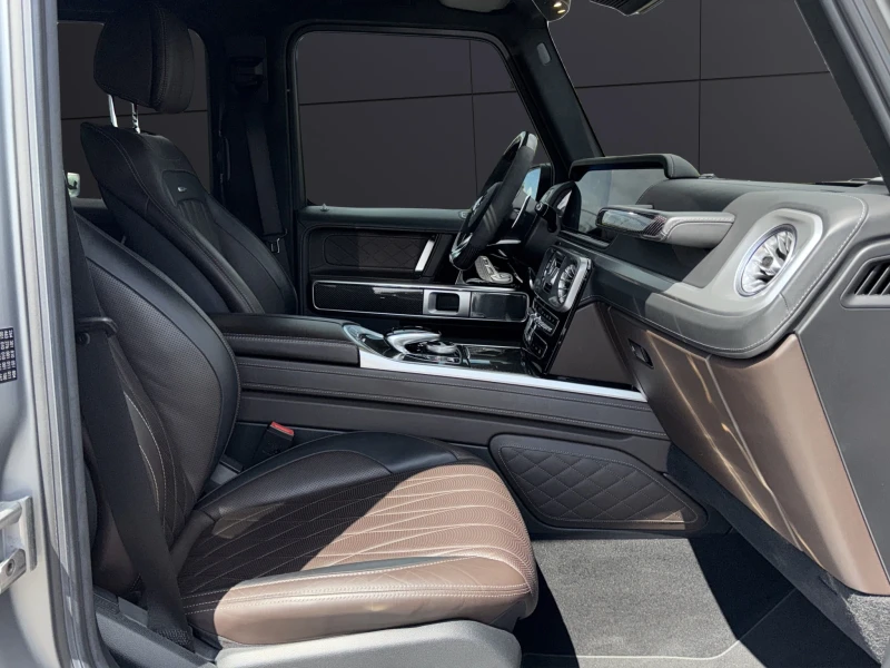 Mercedes-Benz G 63 AMG * 4M* Designo* NightPack* Burm* 360* Distronic* Ca, снимка 14 - Автомобили и джипове - 50443344