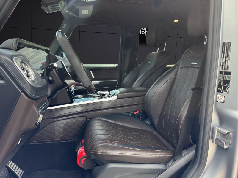 Mercedes-Benz G 63 AMG * 4M* Designo* NightPack* Burm* 360* Distronic* Ca, снимка 8 - Автомобили и джипове - 50443344