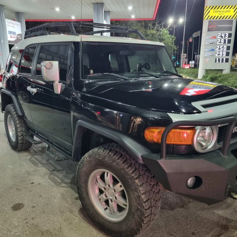 Toyota Fj cruiser 4000 Бензин/Газ, снимка 2 - Автомобили и джипове - 53189273