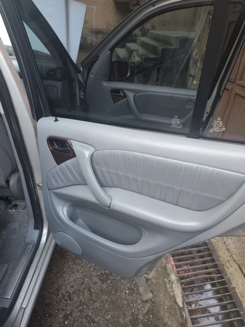 Mercedes-Benz ML 270 2.7 Cad? Avtomatic , снимка 7 - Автомобили и джипове - 53395343