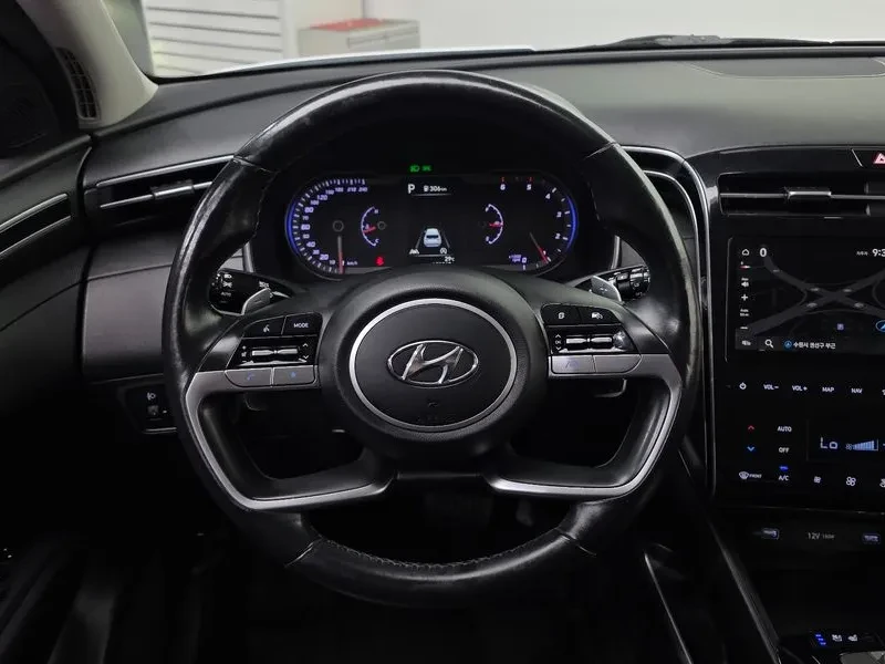 Hyundai Tucson 2.0 2WD MODERN, снимка 13 - Автомобили и джипове - 55801768