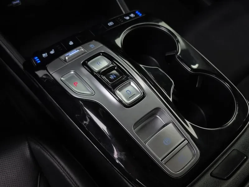 Hyundai Tucson 2.0 2WD MODERN, снимка 9 - Автомобили и джипове - 55801768