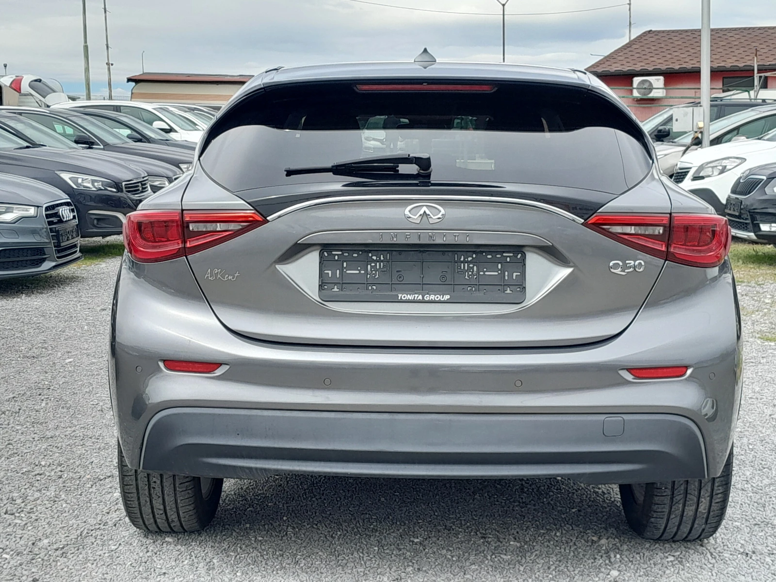 Infiniti Q30 1.5 d - изображение 5