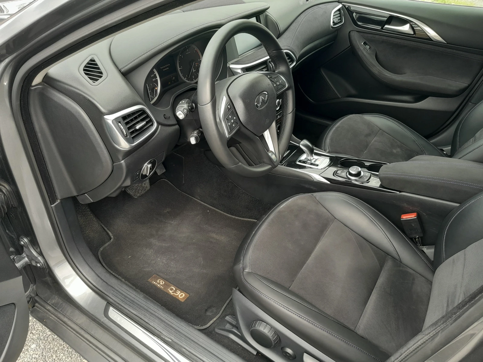 Infiniti Q30 1.5 d - изображение 9