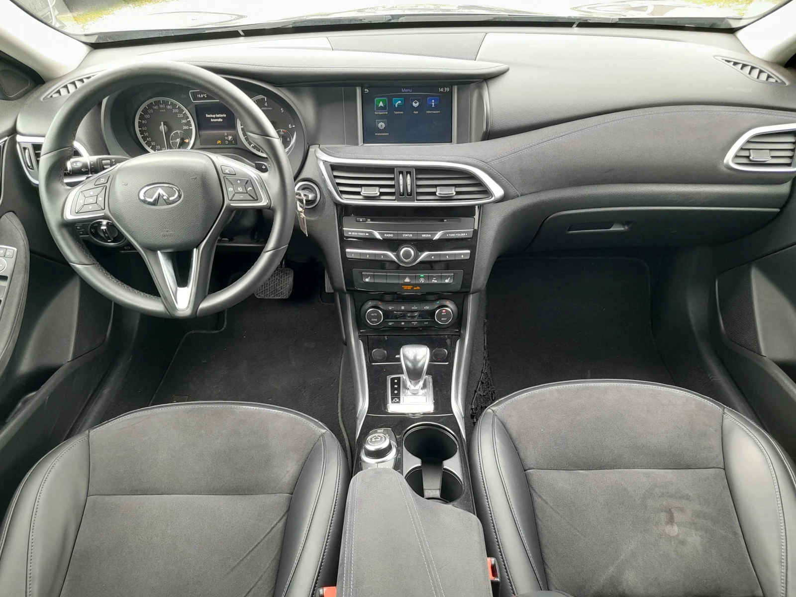 Infiniti Q30 1.5 d - изображение 7