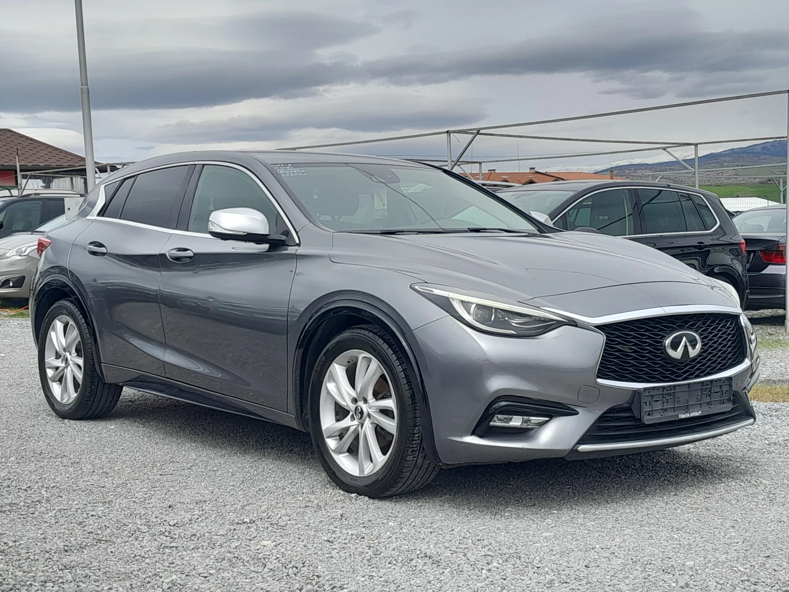 Infiniti Q30 1.5 d - изображение 3
