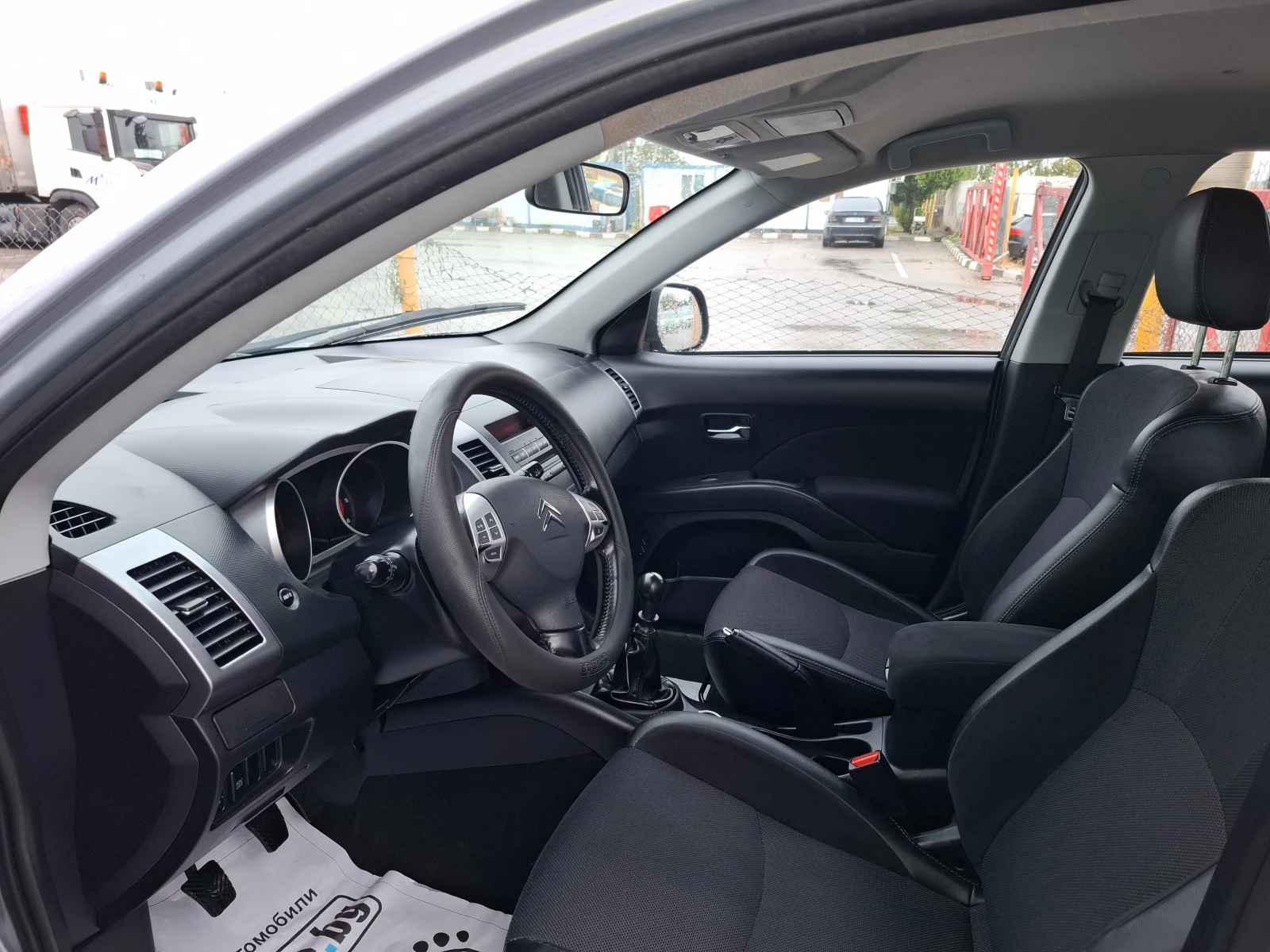 Citroen C-Crosser 4+ 1 - изображение 5
