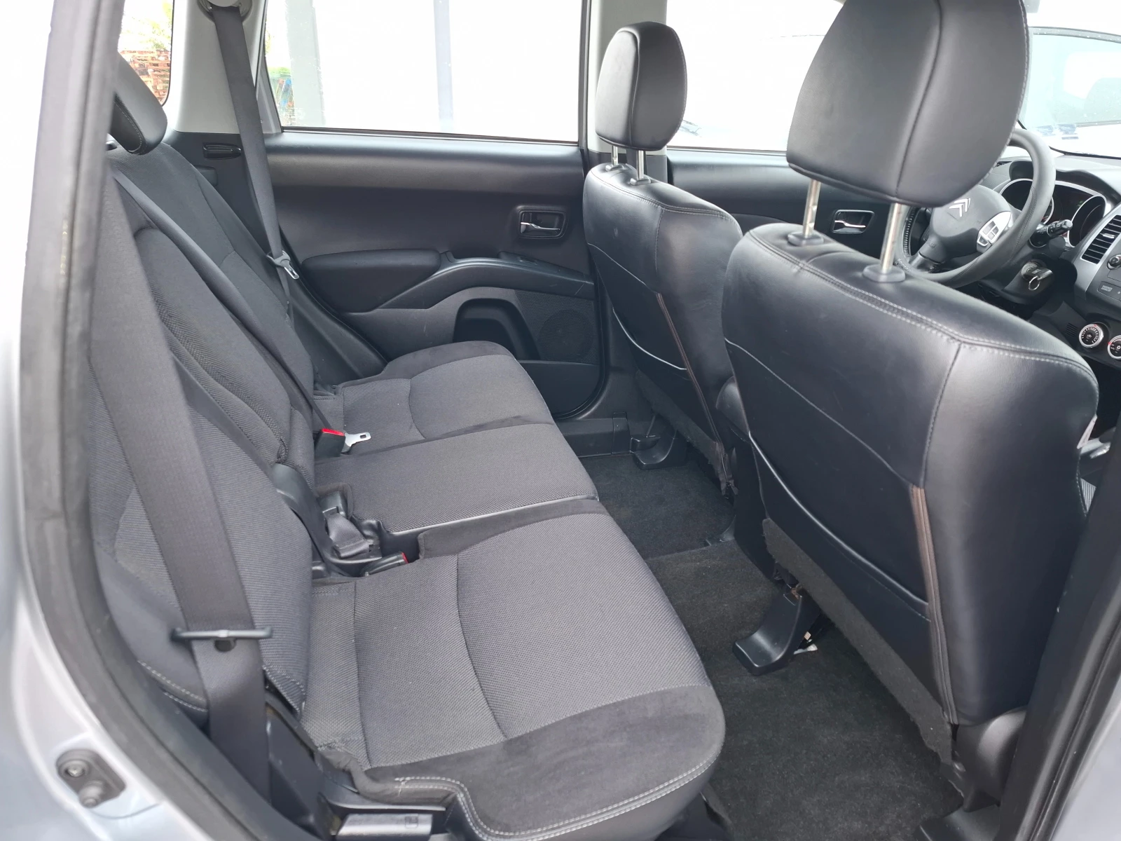 Citroen C-Crosser 4+ 1 - изображение 8