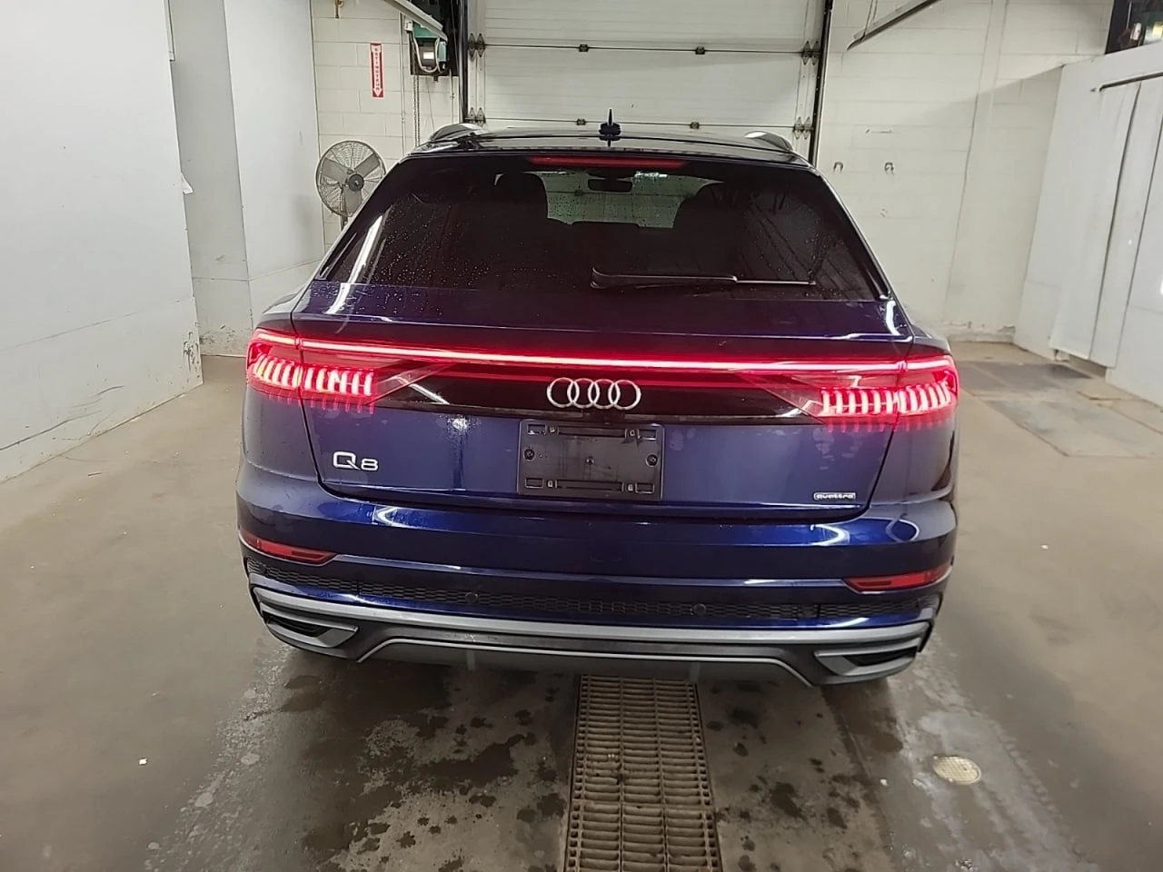 Audi Q8 * АВТО КРЕДИТ* ЦЕНА ДО БГ * СЕРВИЗНА ИСТОРИЯ *  - изображение 5
