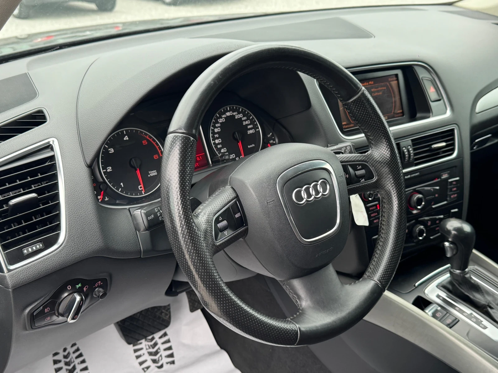 Audi Q5 2.0TDI QUATTRO/S-LINE/ТОП СЪСТОЯНИЕ - изображение 9