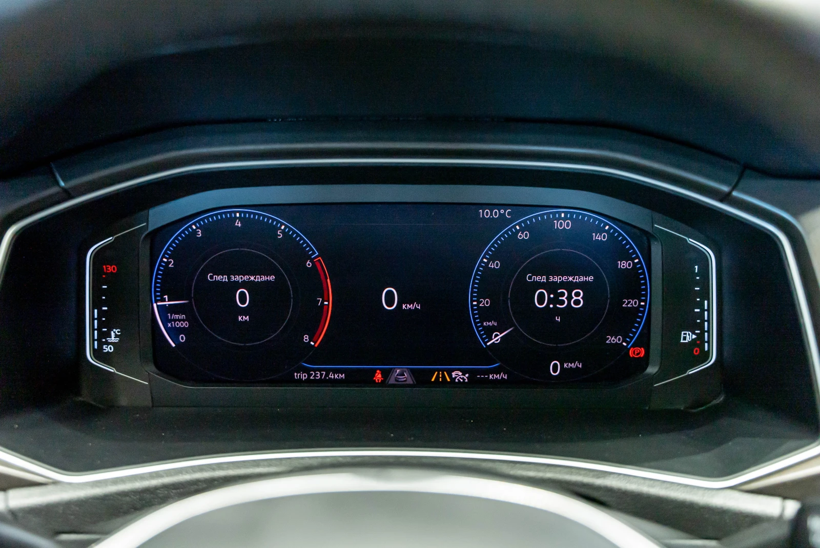 VW T-Roc 1.0 TSI, снимка 15 - Автомобили и джипове - 53718266