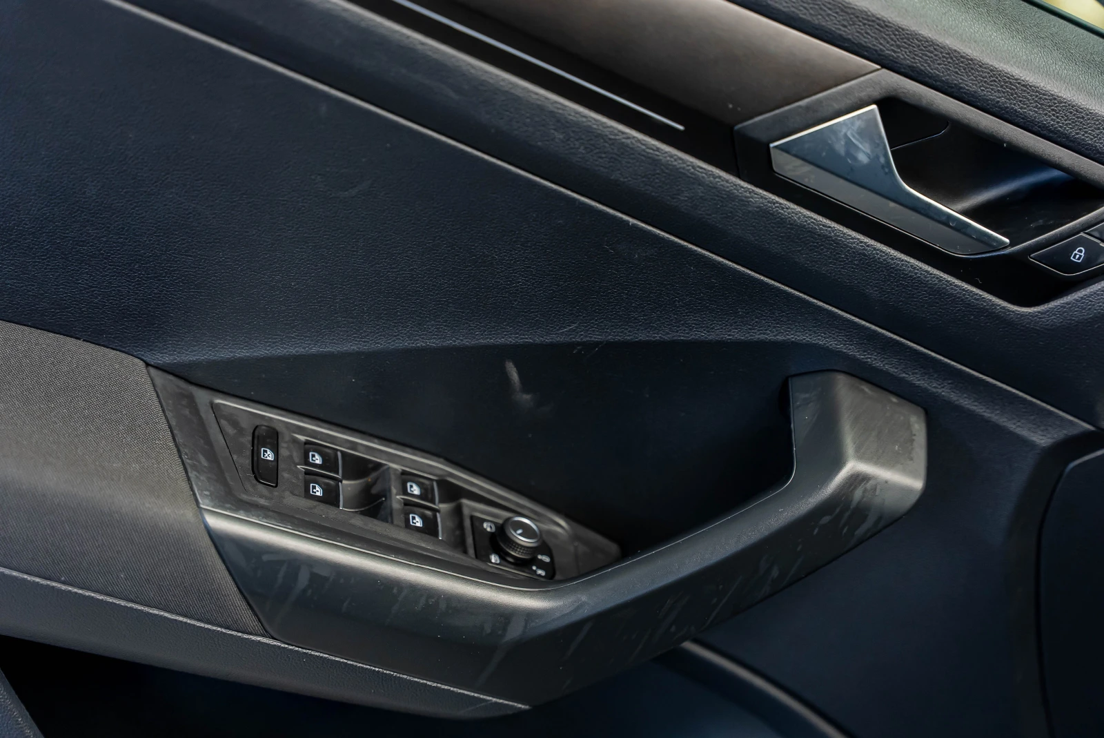 VW T-Roc 1.0 TSI, снимка 9 - Автомобили и джипове - 53718266