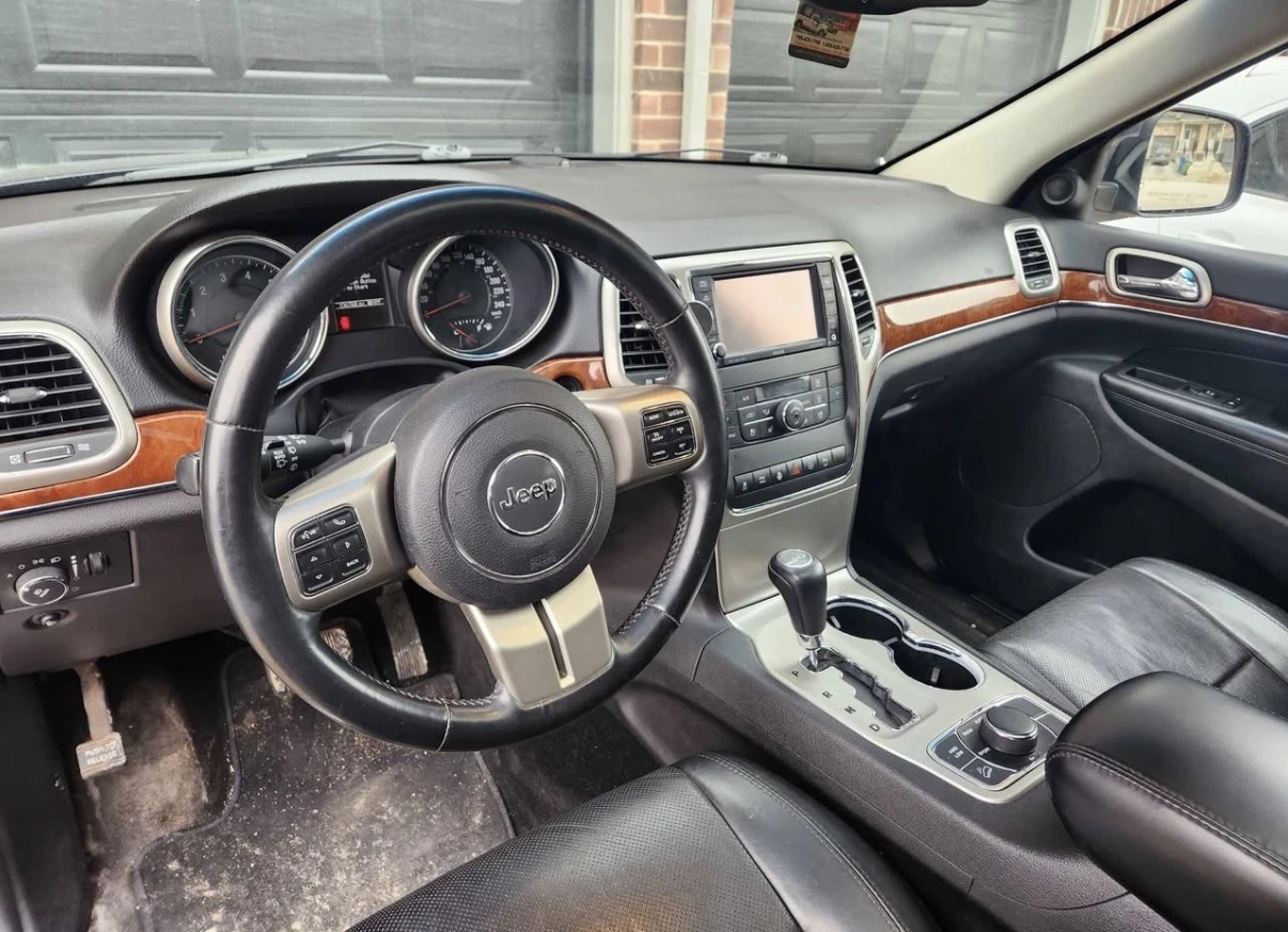 Jeep Grand cherokee 5.7 HEMI * ОБДУХВАНЕ * TV * СЕРВИЗНА ИСТОРИЯ * , снимка 5 - Автомобили и джипове - 54079841