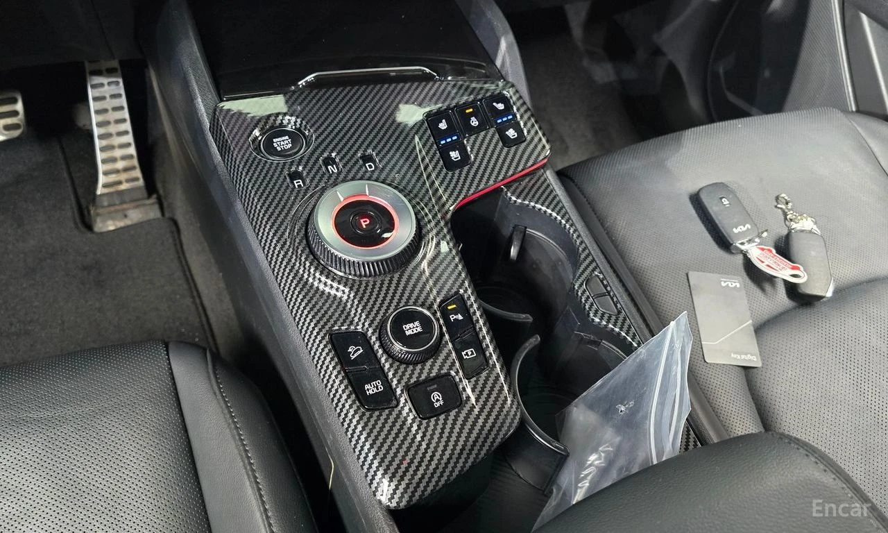 Kia Sportage 1.6L-TURBO* SIGNATURE* DIGITAL* CARBON-INTERIOR* , снимка 11 - Автомобили и джипове - 54544873