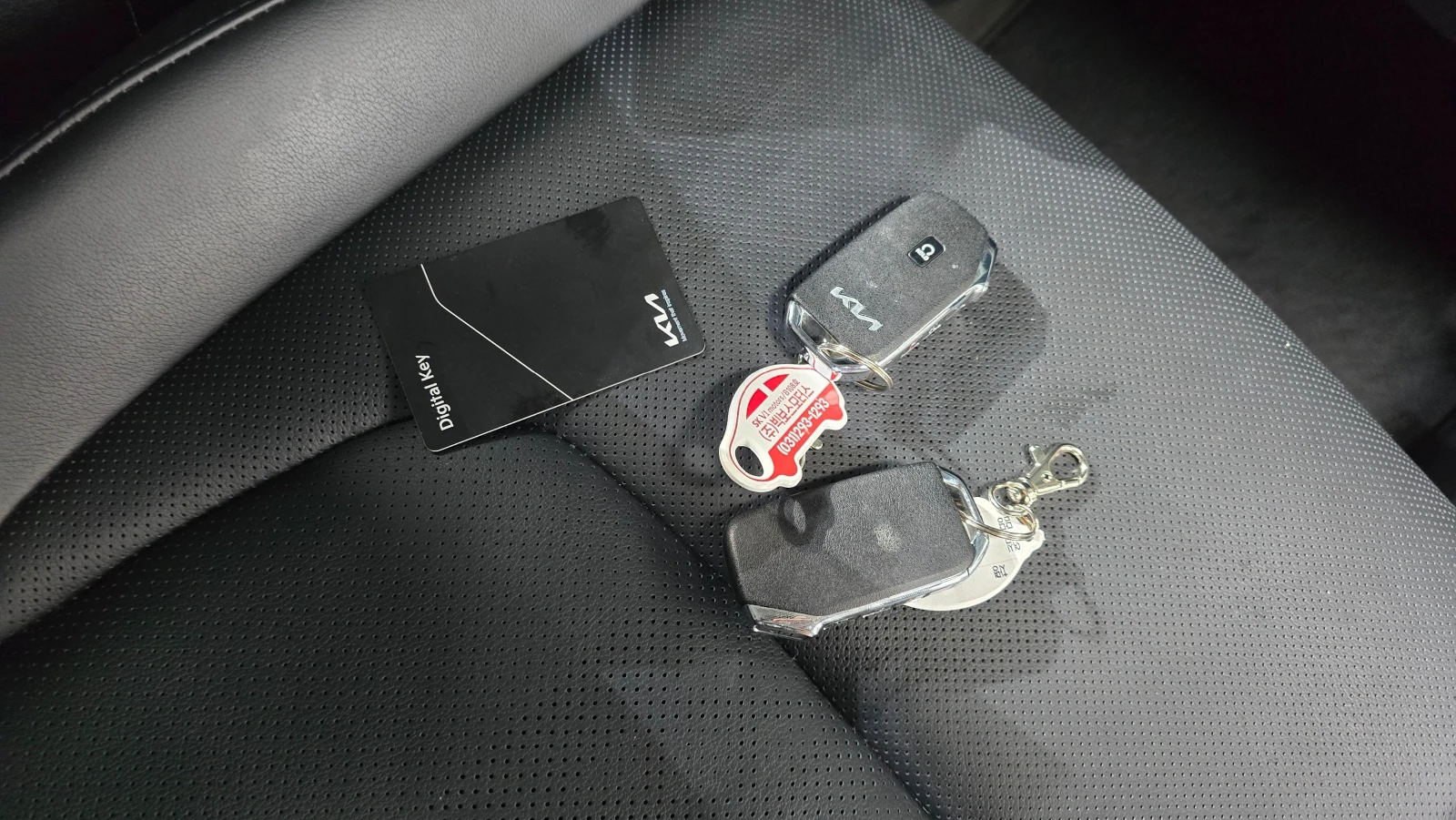 Kia Sportage 1.6L-TURBO* SIGNATURE* DIGITAL* CARBON-INTERIOR* , снимка 15 - Автомобили и джипове - 54544873