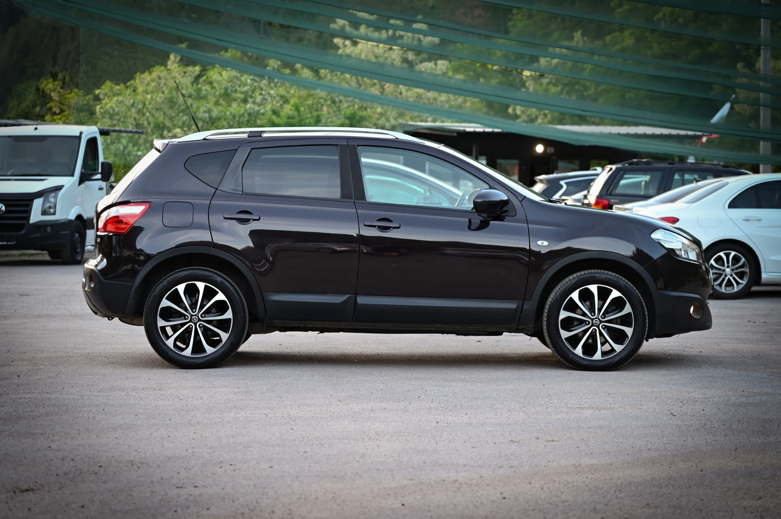 Nissan Qashqai 2.0DCI/4x4/АВТОМАТИК !!!, снимка 6 - Автомобили и джипове - 54735929
