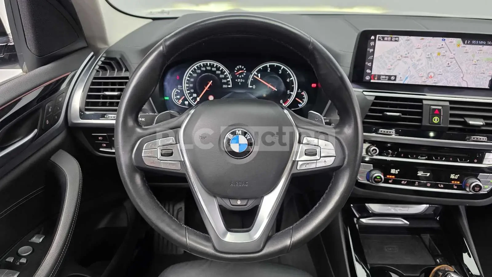 BMW X3 20d xDrive| КАМЕРА| DIST| PANO| HUD| ВКЛ.ТЕХНОТЕСТ, снимка 6 - Автомобили и джипове - 55091111