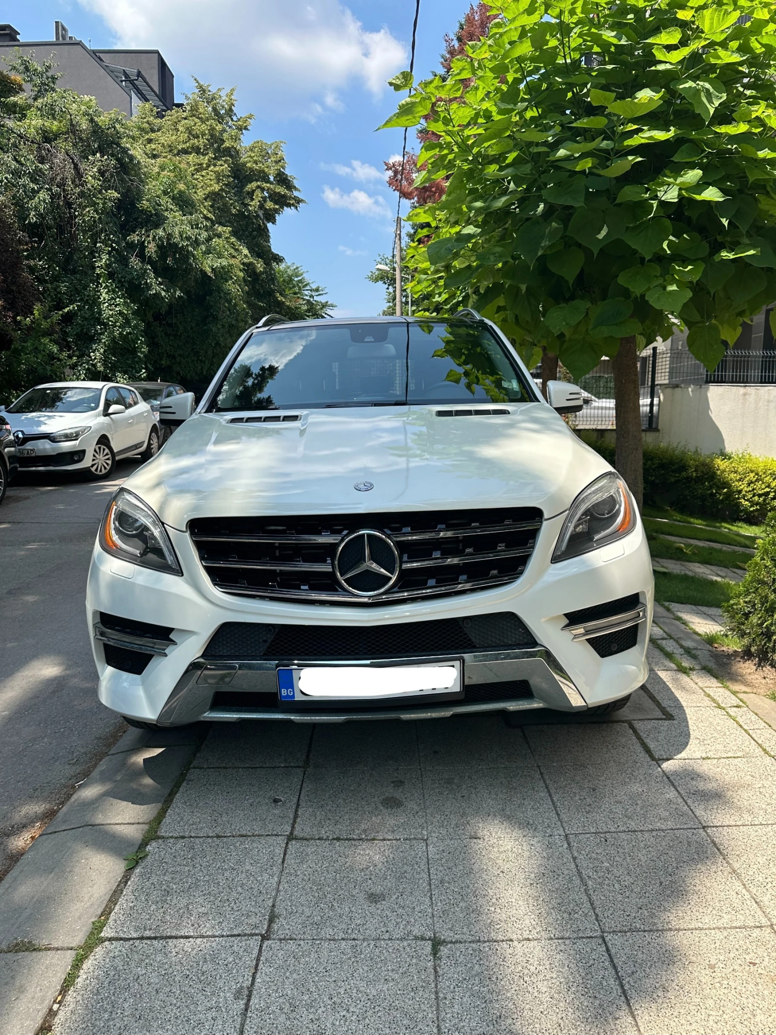 Mercedes-Benz ML 350 AMG 4-MATIC BLUETEC, снимка 2 - Автомобили и джипове - 55219144