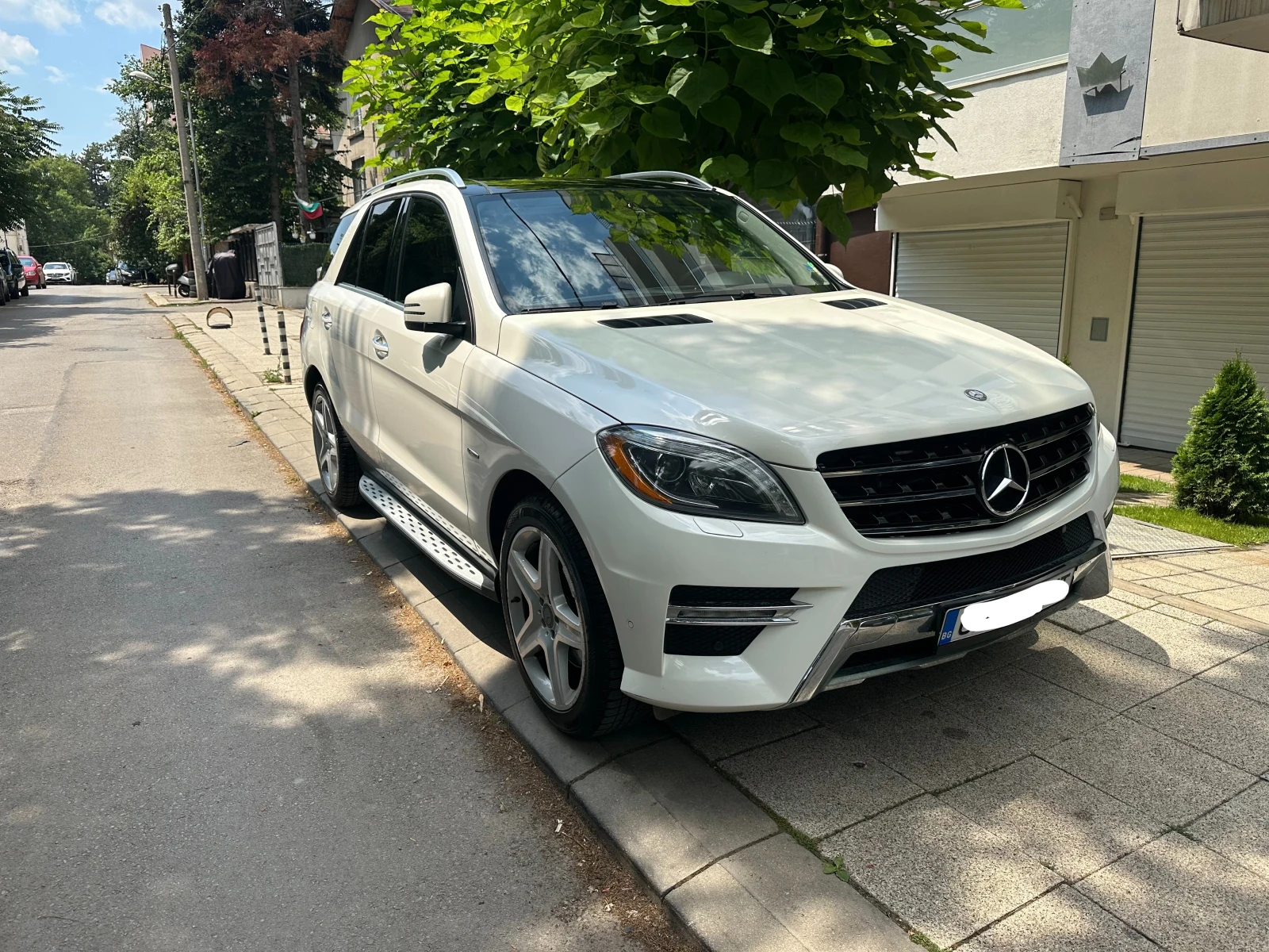 Mercedes-Benz ML 350 AMG 4-MATIC BLUETEC, снимка 3 - Автомобили и джипове - 55219144