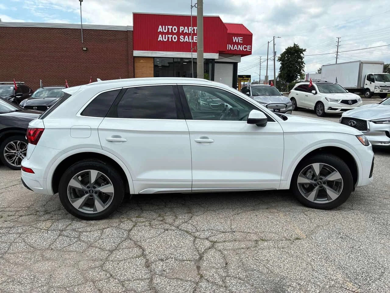 Audi Q5 * Komfort * CARFAX * , снимка 3 - Автомобили и джипове - 55609153