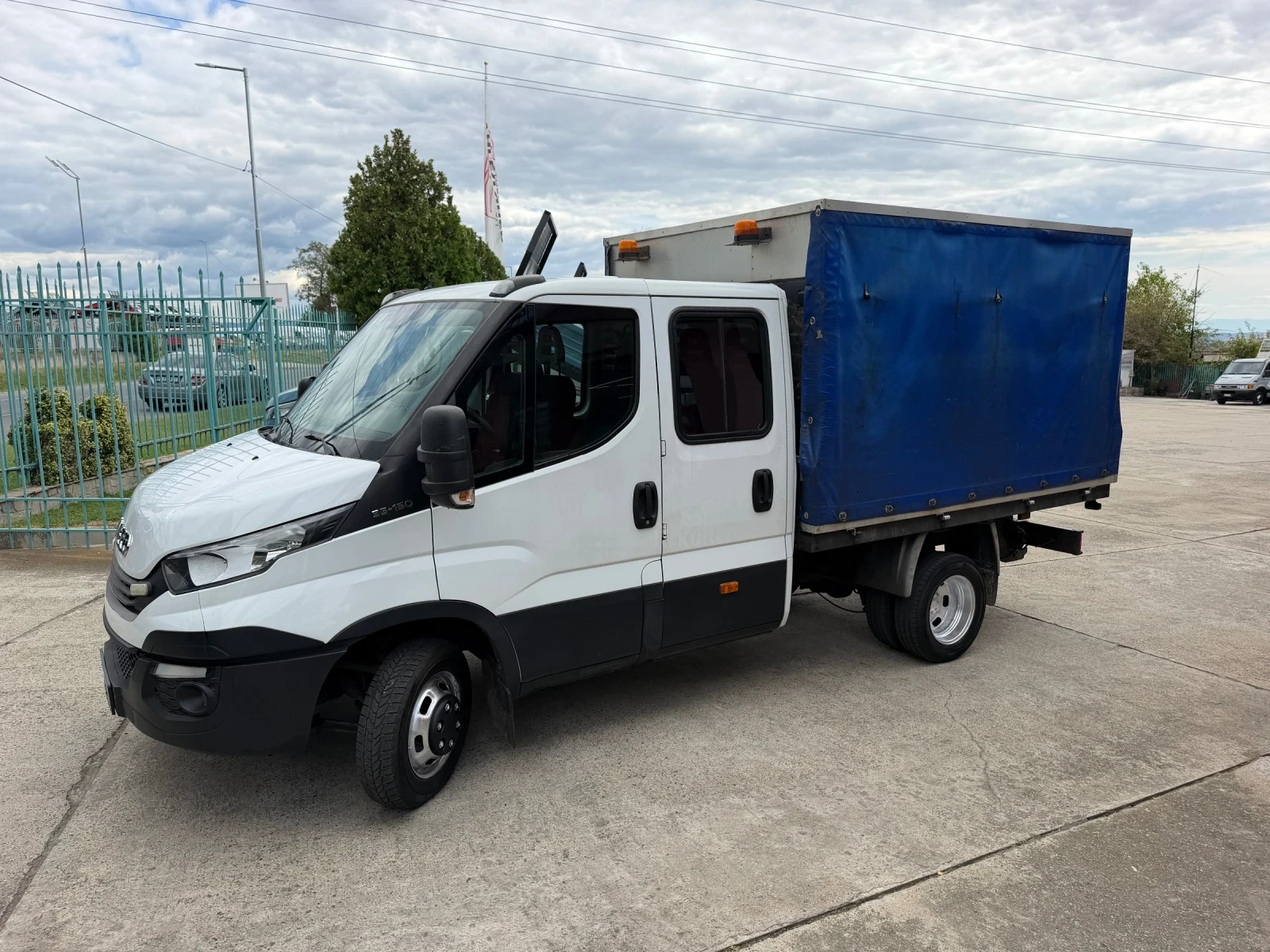 Iveco Daily 3.0HPI* 35C15* Климатик* 7 места, снимка 3 - Бусове и автобуси - 56083161